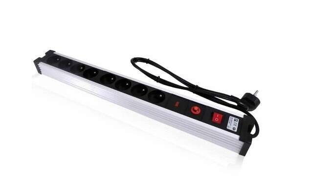 Image du produit BLOC 8 PRISES ELECTRIQUES AVEC INTERRUPTEUR CABLE 2M  ET PARAFOUDRE