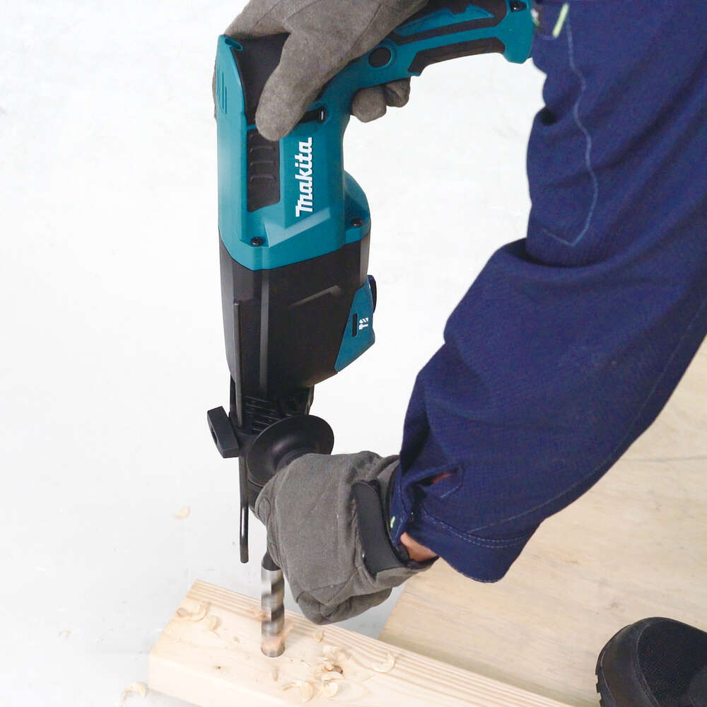Image du produit PERFORATEUR BURINEUR SDS-PLUS MAKITA HR2670FTX1  800 W