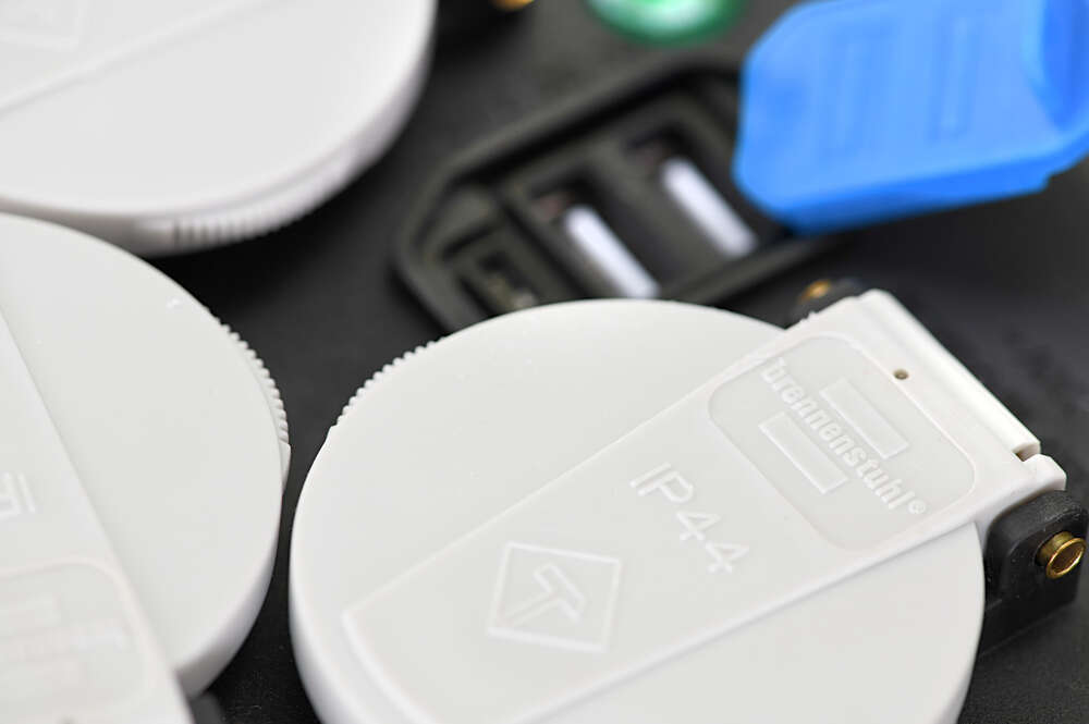 Image du produit ENROULEUR DE C&Acirc;BLE X-GUM 10M HO7RNF 3 PRISES + 2 PRISES USB