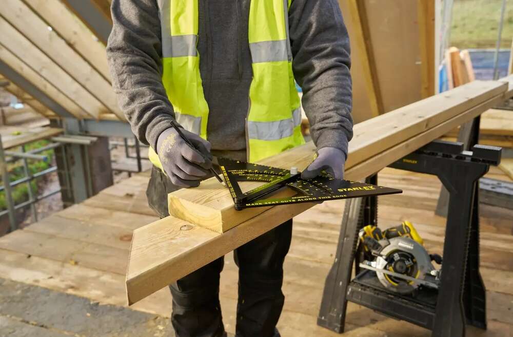 Image du produit EQUERRE CHARPENTIER NOIRE 30CM AJUSTABLE QUICKSHARES STANLEY